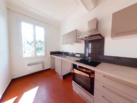 Location Appartement 2 pièces 66m² LORGUES 83510 - Photo 3