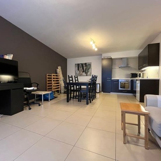Appartement te huur - Photo 1