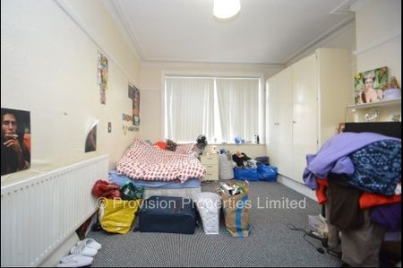 7 Bedroom Student Property - Photo 4