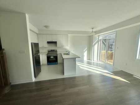 For Lease - 61 Brighton Lane, Thorold, Ontario - Photo 2