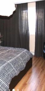 4 1/2 saint-hubert, mars,juin,juillet - Photo 3