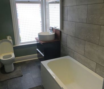 Double Room - 10 mins bus or cycle to town - Photo 3