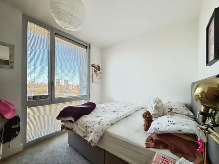 3 bedroom apartment to rent - Photo 4