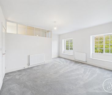 The Avenue, Harewood, Leeds LS17 - Photo 3