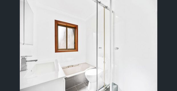 Newly Renovated Family Home ** Available 18/11/25 ** - Photo 1