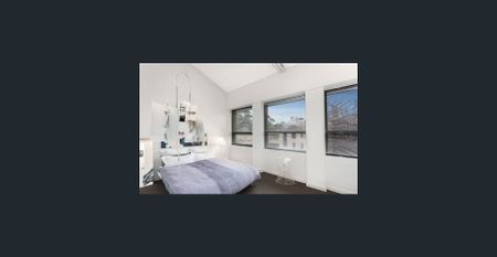 LightFilled Contemporary Warehouse Conversion - Photo 3