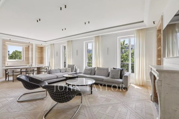 Appartement à louer à Paris 8Ème - Photo 1