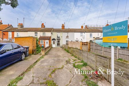 2 bedroom terraced house to rent - Photo 3