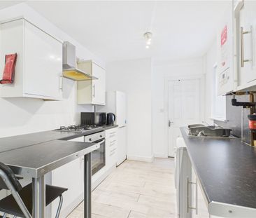 Room 1, Flat 1 - Photo 3