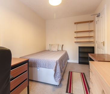 Demesne Furze, Headington - Photo 3