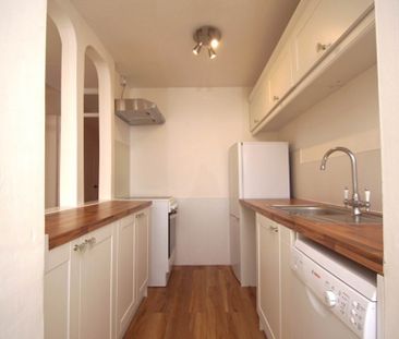 1 bed First Floor Flat for rent - Photo 6