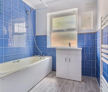 3 bedroom flat to rent - Photo 2