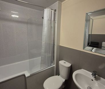 Room in a Shared House, Tetlow Church, L4 - Photo 5