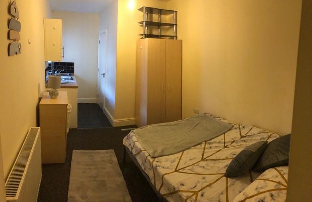 Lodge Causeway, Bristol, BS16 3JA - Photo 1