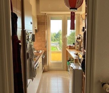 Appartement de 2.5 pièces au 4ème étage avec balcon - Photo 4