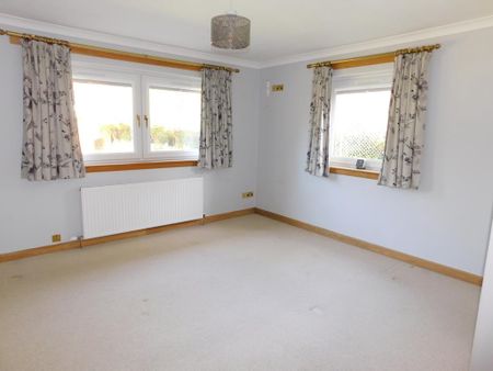 6 bedroom detached house to rent - Photo 4