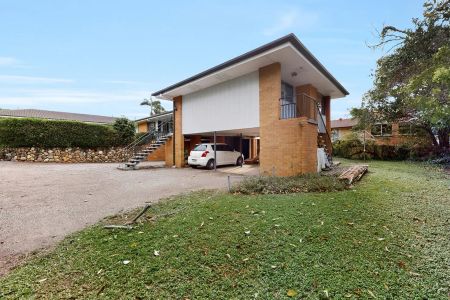 “Spacious 1 bedroom unit available.” - Photo 4