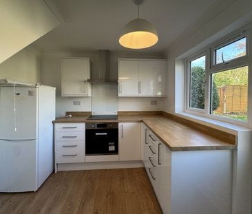 Chesley Close, Worthing, BN13 5 bedroom end of terrace house to rent - Photo 3