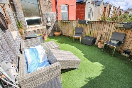 St. Albans Road, St. Annes, FY8 - Photo 2