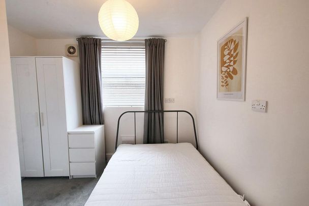 2 bedroom house share to rent - Photo 1