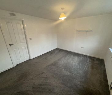 5 bedroom detached house to rent - Photo 4