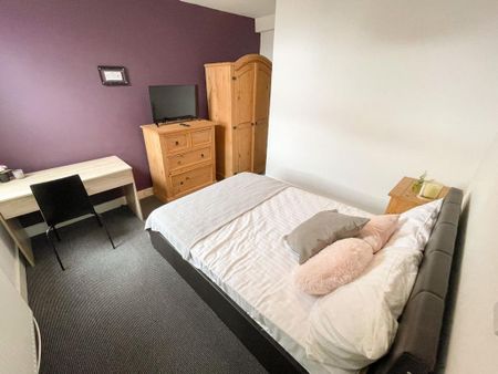 5 bedroom terraced house to rent - Photo 2