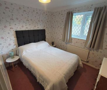 4 bedroom detached bungalow to rent - Photo 6