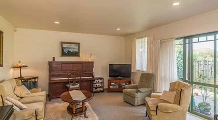 Sunny Three-Bedroom Home in the Heart of Paraparaumu - Photo 2