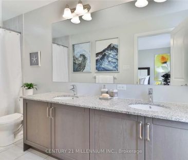 496 ROSSLAND ROAD W - Photo 2