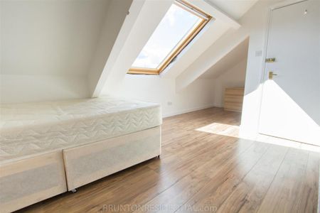 4 bedroom maisonette to rent - Photo 2