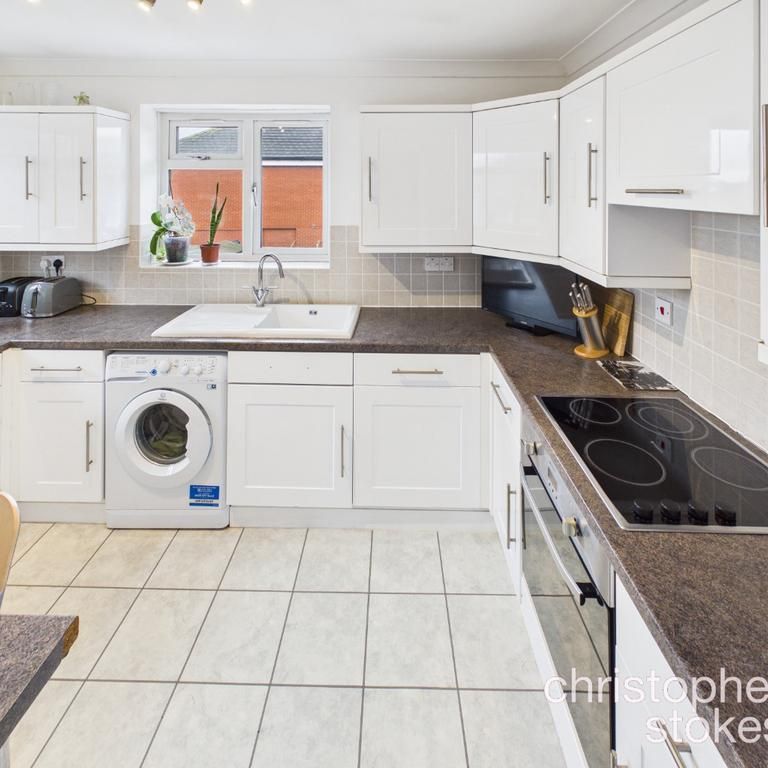 2 bedroom maisonette to rent - Photo 1