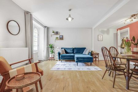 Royal Drive, New Southgate, N11 - Photo 4