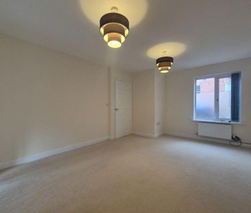 3 bedroom semi-detached house to rent - Photo 3