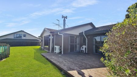 Welcome home to 35 Peppertree Lane. - Photo 3