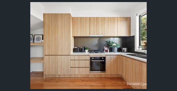 2 ROOMS AVAILABLE! $285PW FURNISHED & SPLIT SYSTEM - Photo 1