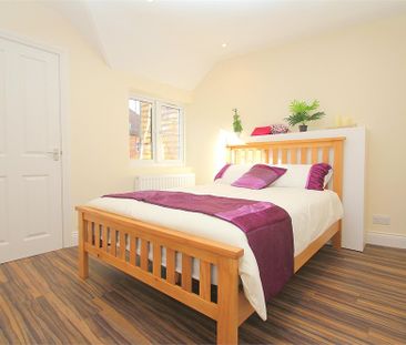 To rent in High Street, Burnham, SL1 - Photo 4