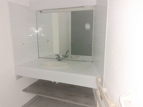 Location Appartement 3 pièces 82m² NIMES 30000 - Photo 1