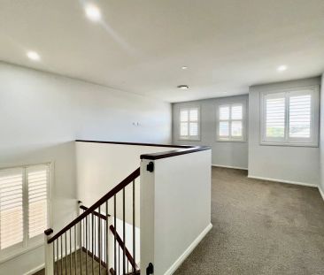 Stunning Family Home in Hamlyn Terrace! - Photo 4