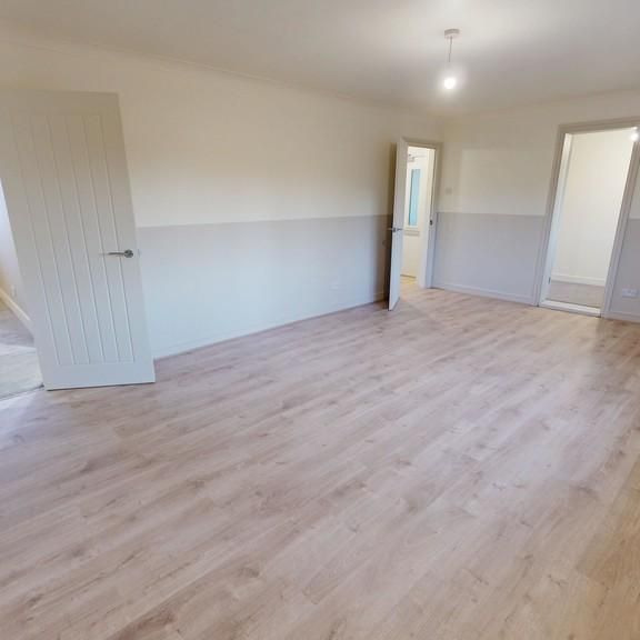 3 bedroom flat to rent - Photo 1