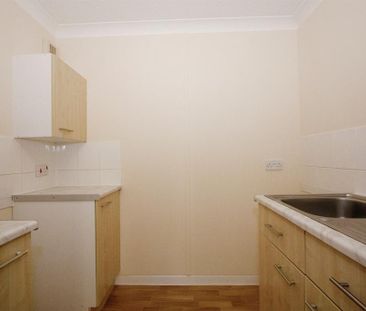 1 bedroom retirement property to rent - Photo 5