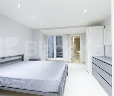 Burnley Road, London, NW10 - Photo 3