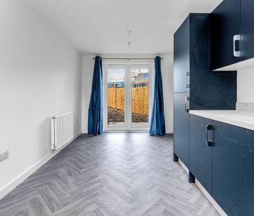 3 bedroom detached house to rent - Photo 3