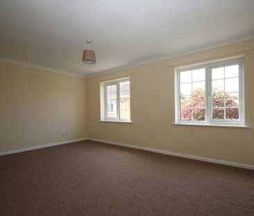 4 bedroom detached house to rent - Photo 3