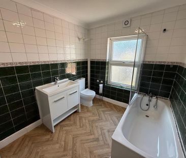 2 bedroom terraced house to rent - Photo 4