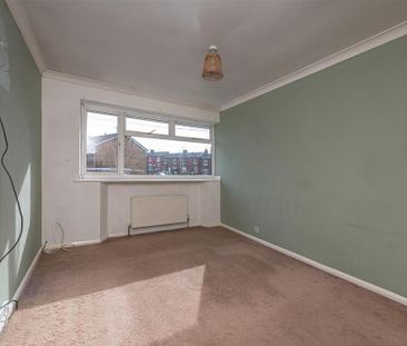 3 bedroom end of terrace house to rent - Photo 6