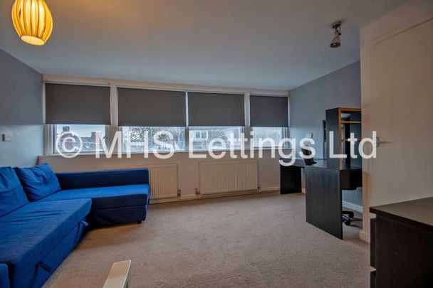 2 Bedroom Mid Terraced House for rent in Knowle Grove - Photo 1