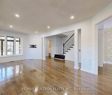 For Lease - 558 Willowick Drive, Newmarket, Ontario - Photo 5