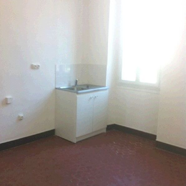 Appartement 2 pièces 36m2 MARSEILLE 10EME 466 euros - Photo 1