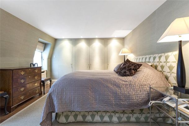 5 bedroom mews to rent - Photo 1