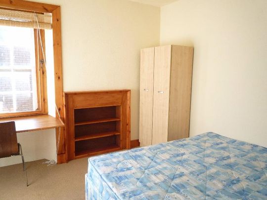 3 bedroom flat to rent - Photo 1